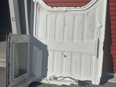 Damaged Jeep Wrangler JKU hard top