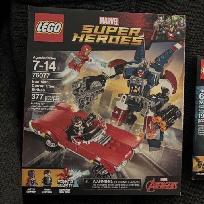 LEGO Marvel Comics Super Heroes Iron Man: Detroit Steel Strikes 76077