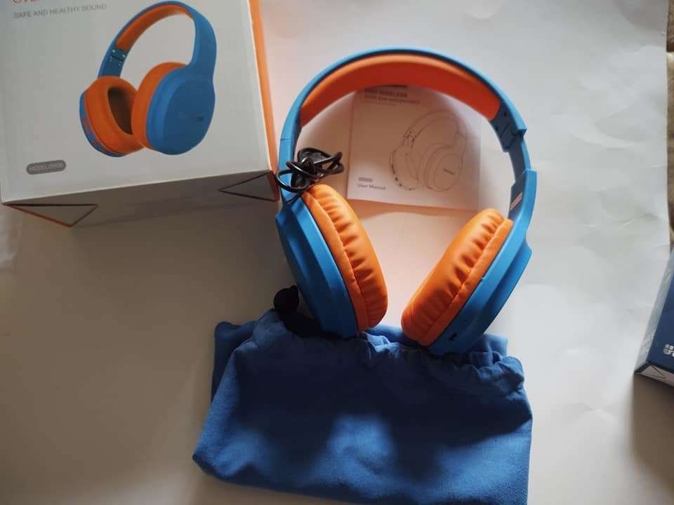 Kid's Wireless Over the Ear Headsets
