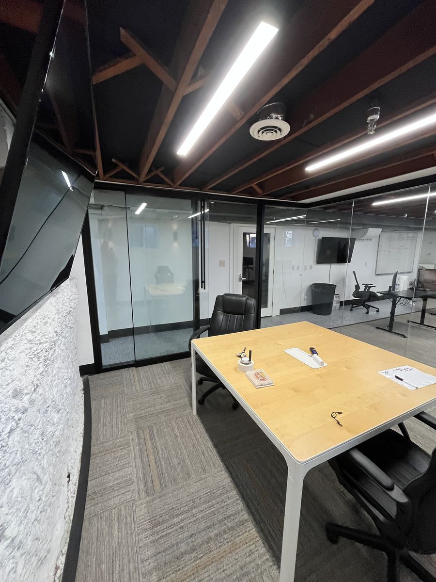 Main image 9