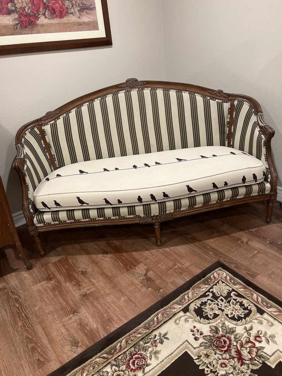 Gorgeous Vintage Loveseat!