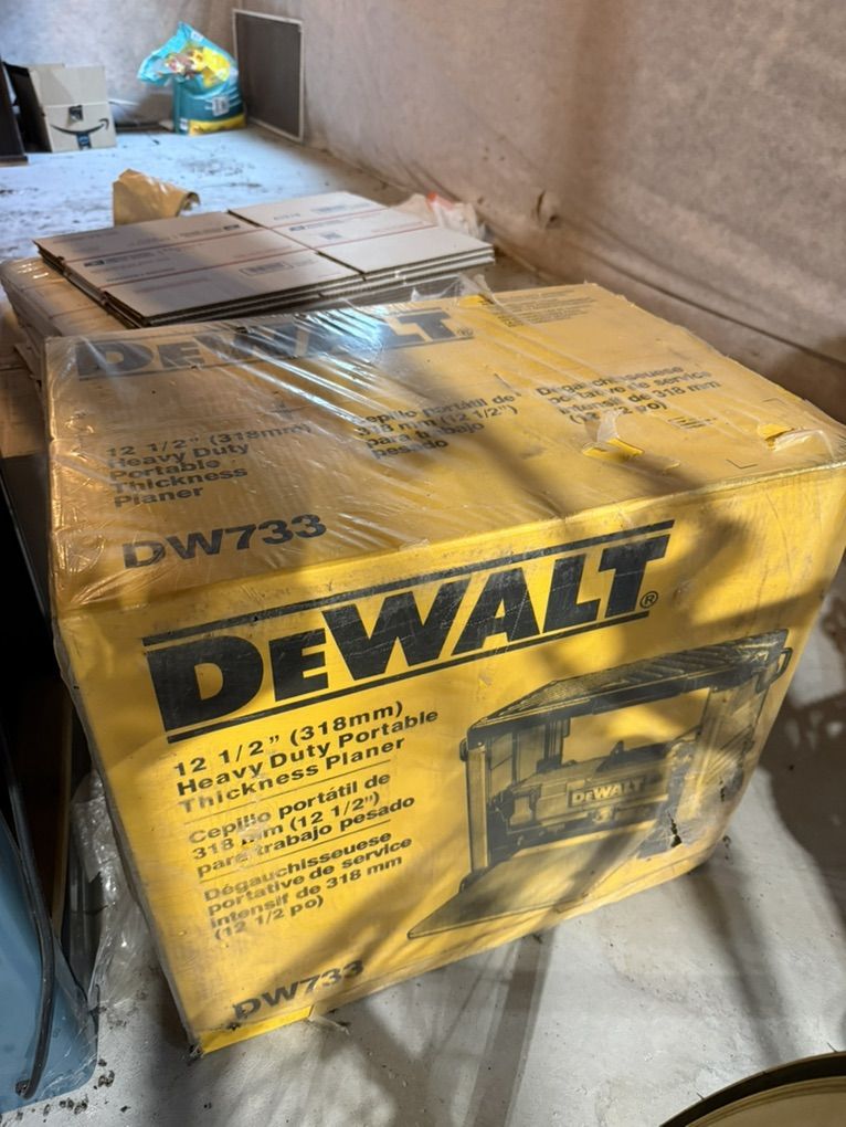 Dewalt DW733 Portable Thickness Planer