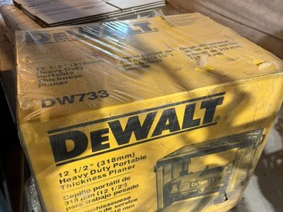 Dewalt DW733 Portable Thickness Planer