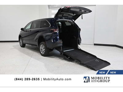 2026 Toyota Sienna LE 8-Passenger