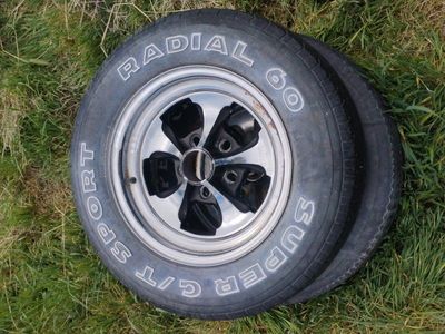 set of 5 KEYSTON KLASICS wheels 1000$ obo