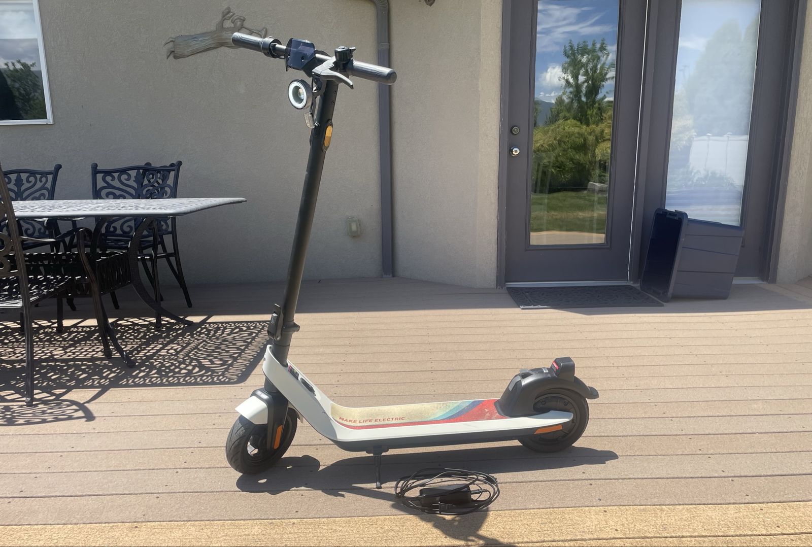 NIU KQi2 Pro Electric Scooter (White) - Includes Charger