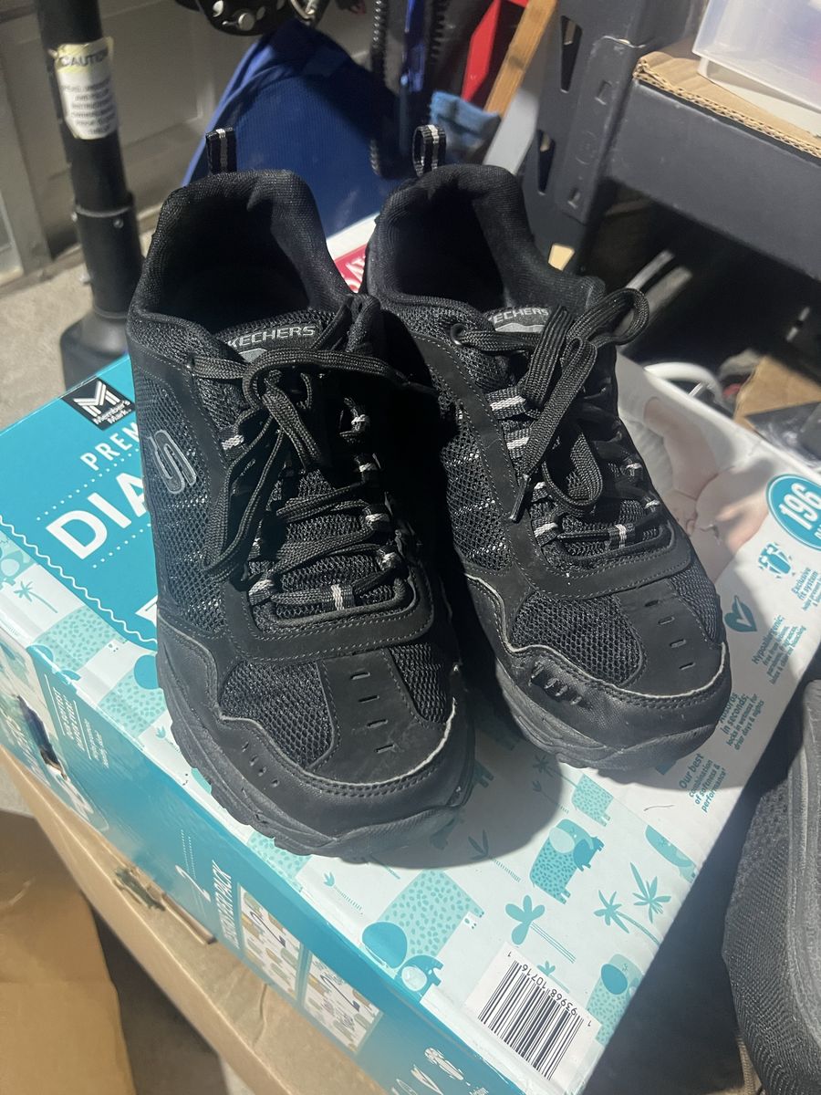 Skechers Men's Wide Fit Black Sneakers Size 11 US SN 52697W