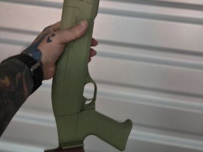 Airsoft shotgun with 4 sells