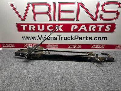 SPRAGUE E005-362 WIPER MOTOR ASSEMBLY W/ BRACKET AND PIVOT ARM