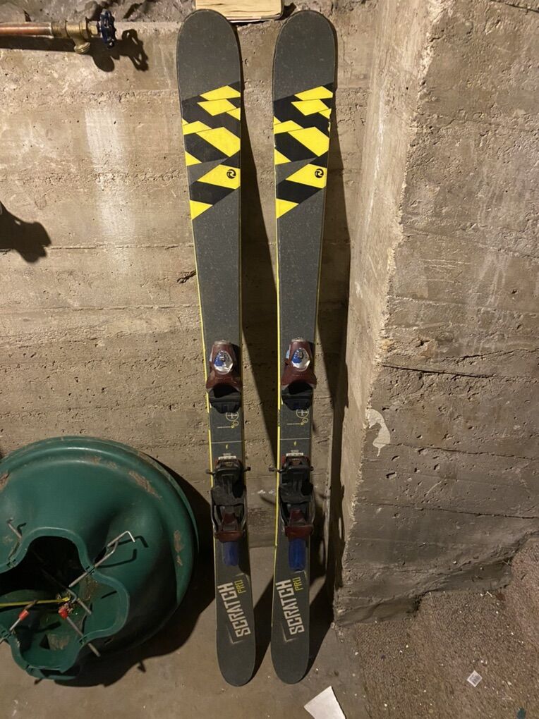 Roasignol 148 Size Park Skies