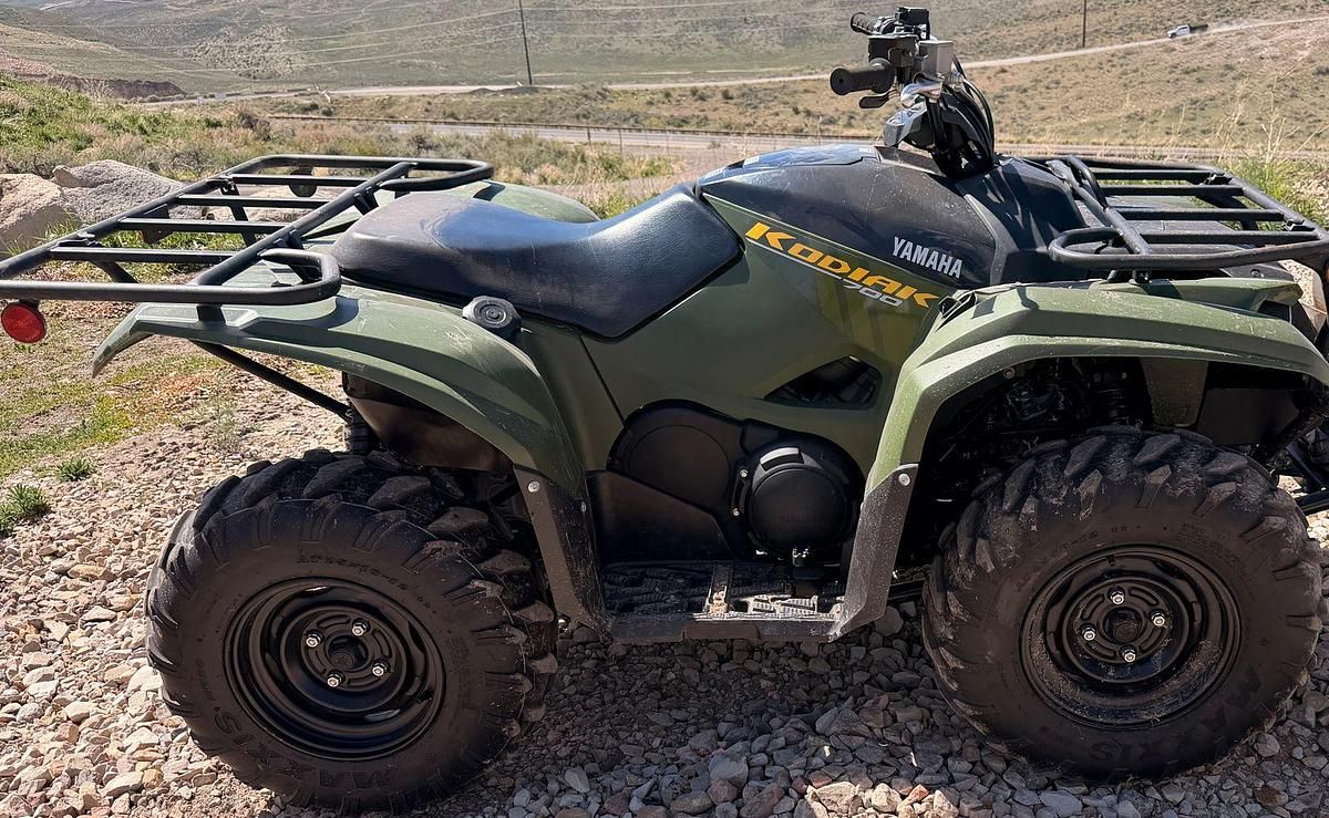 2024 Yamaha Kodiak 700 4x4 with Plow