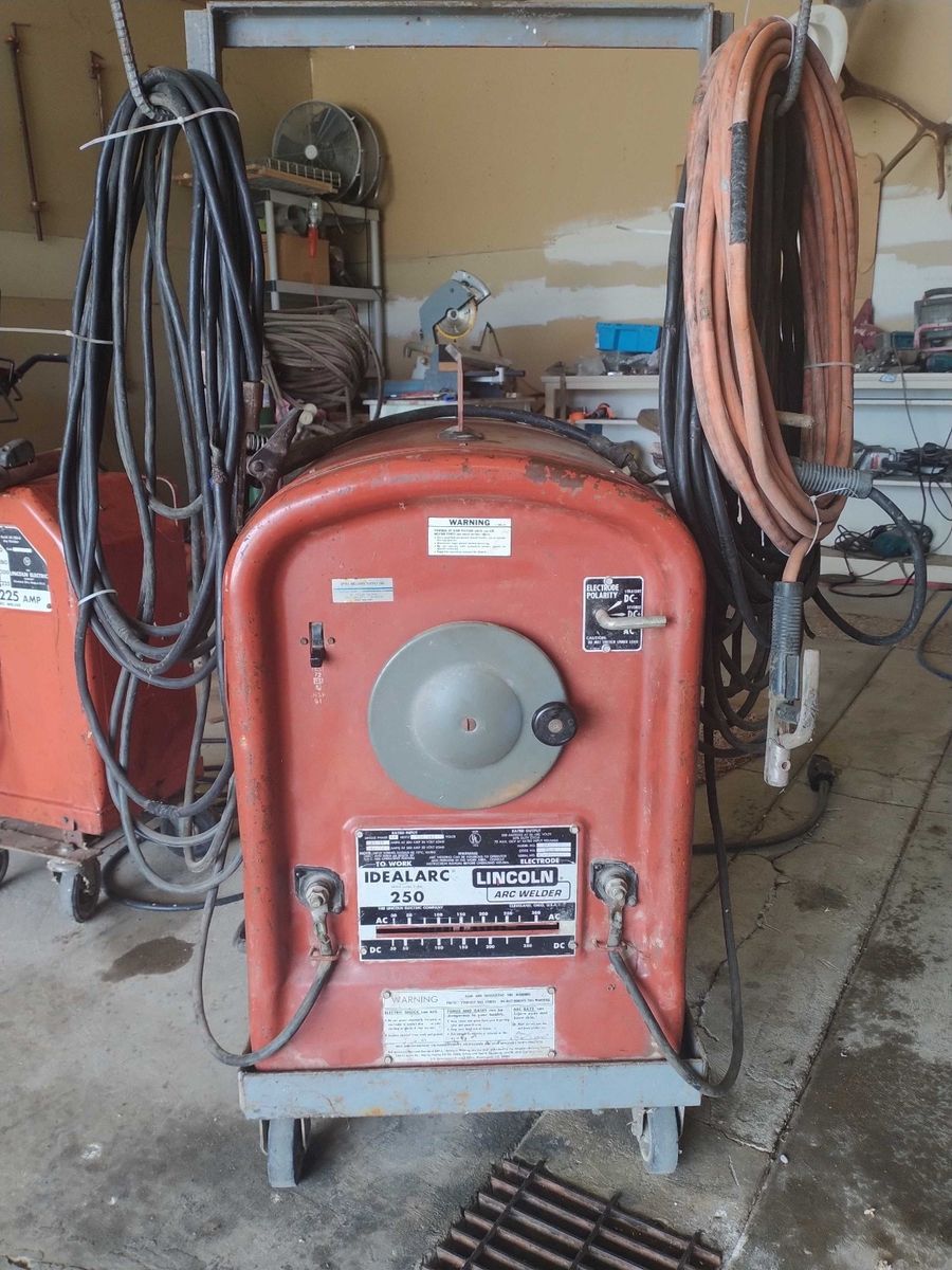 Heavy Duty Lincoln 250 amp Arc Welder, Multi-Polarity