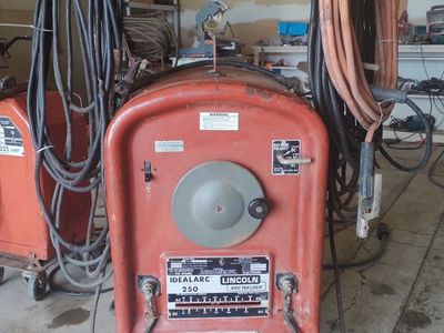 Heavy Duty Lincoln 250 amp Arc Welder, Multi-Polarity
