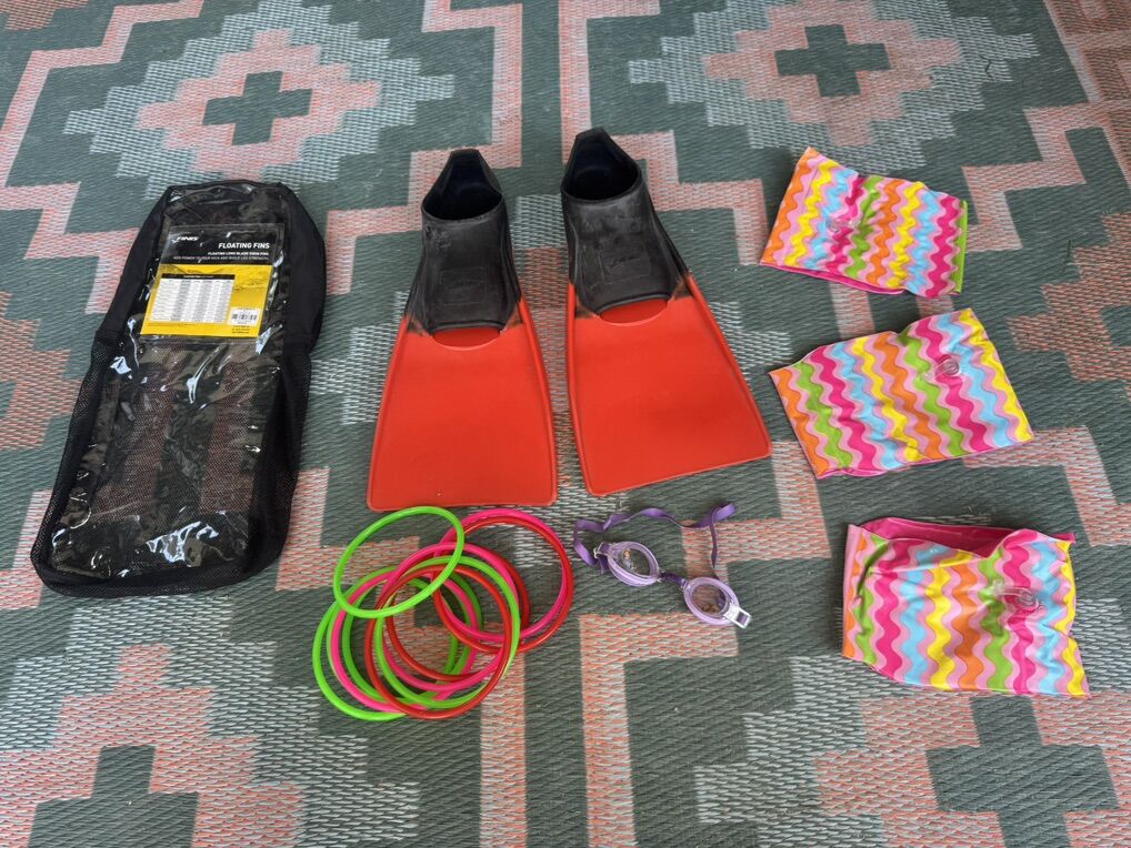 Finis Red XL Swim Fin Set