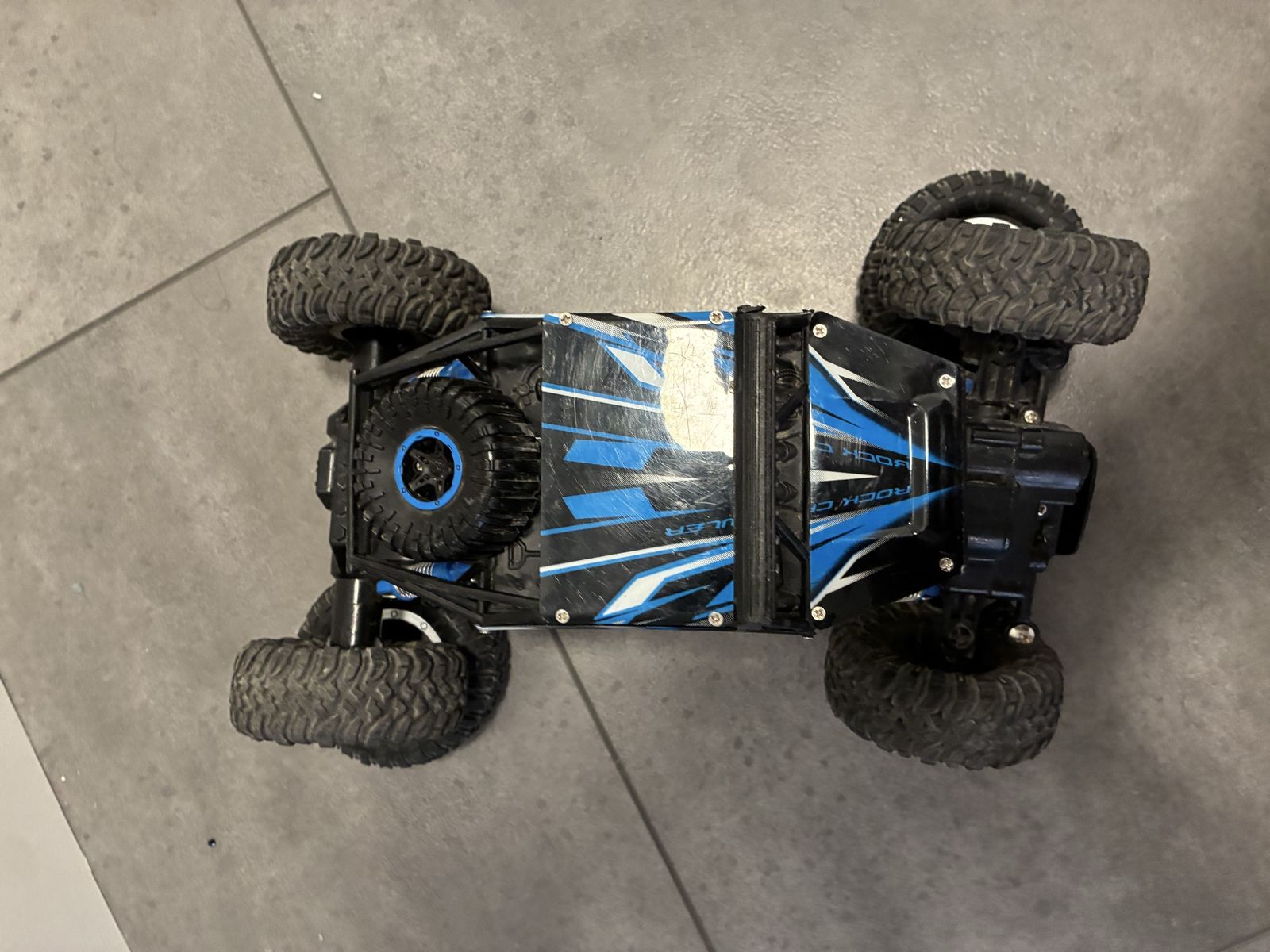 Main image 6