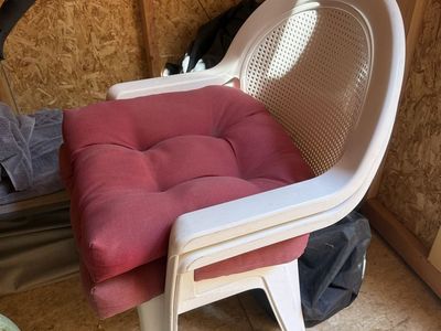 Free outdoor chairs with red cushions
