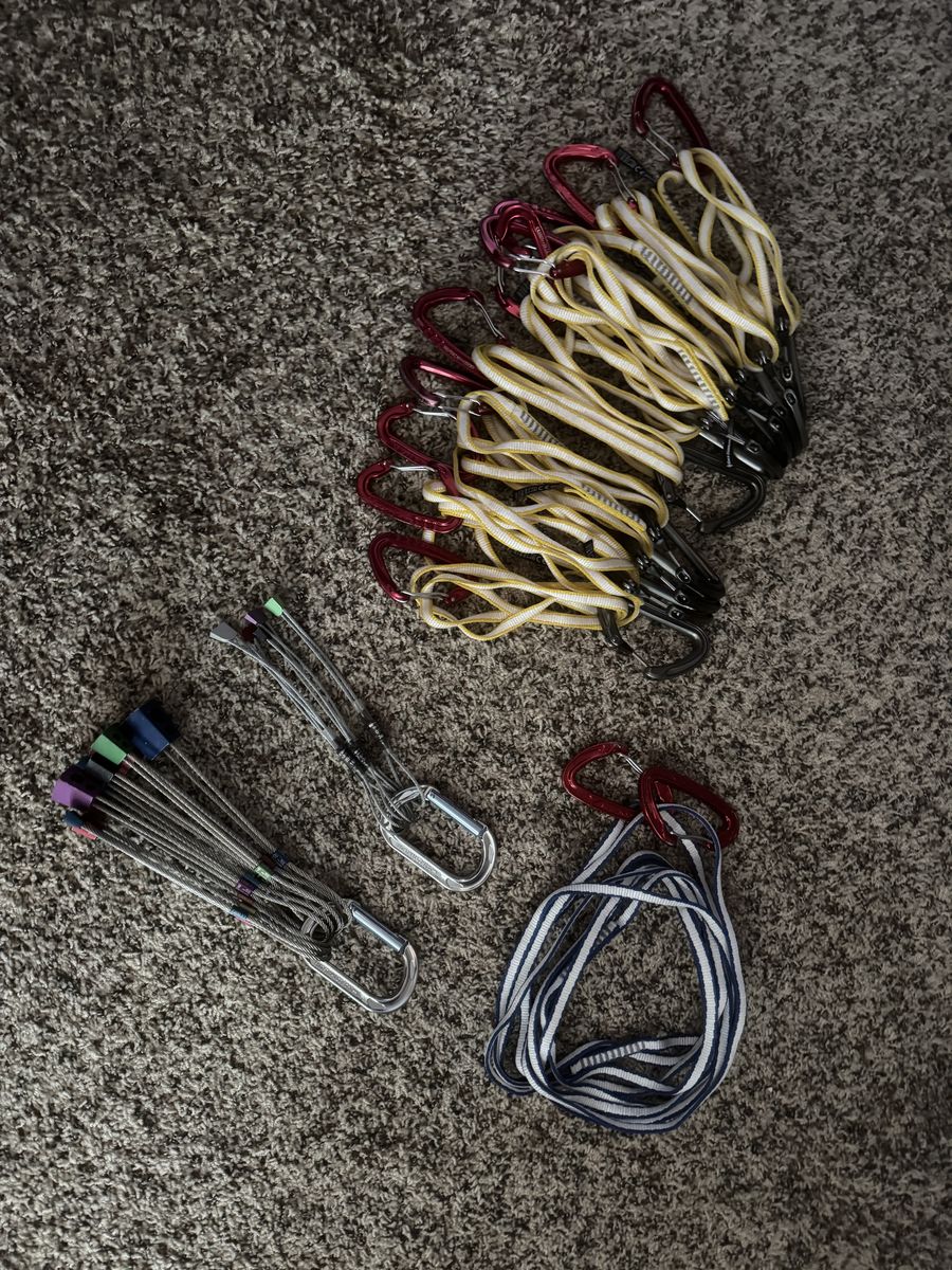 Metolius Ultralight Set + DMM Peenuts Set + slings