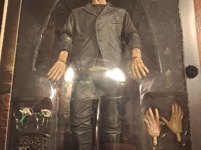 Classic Horror - Frankenstein's Monster Action Figure - 7 inch with Accessories
