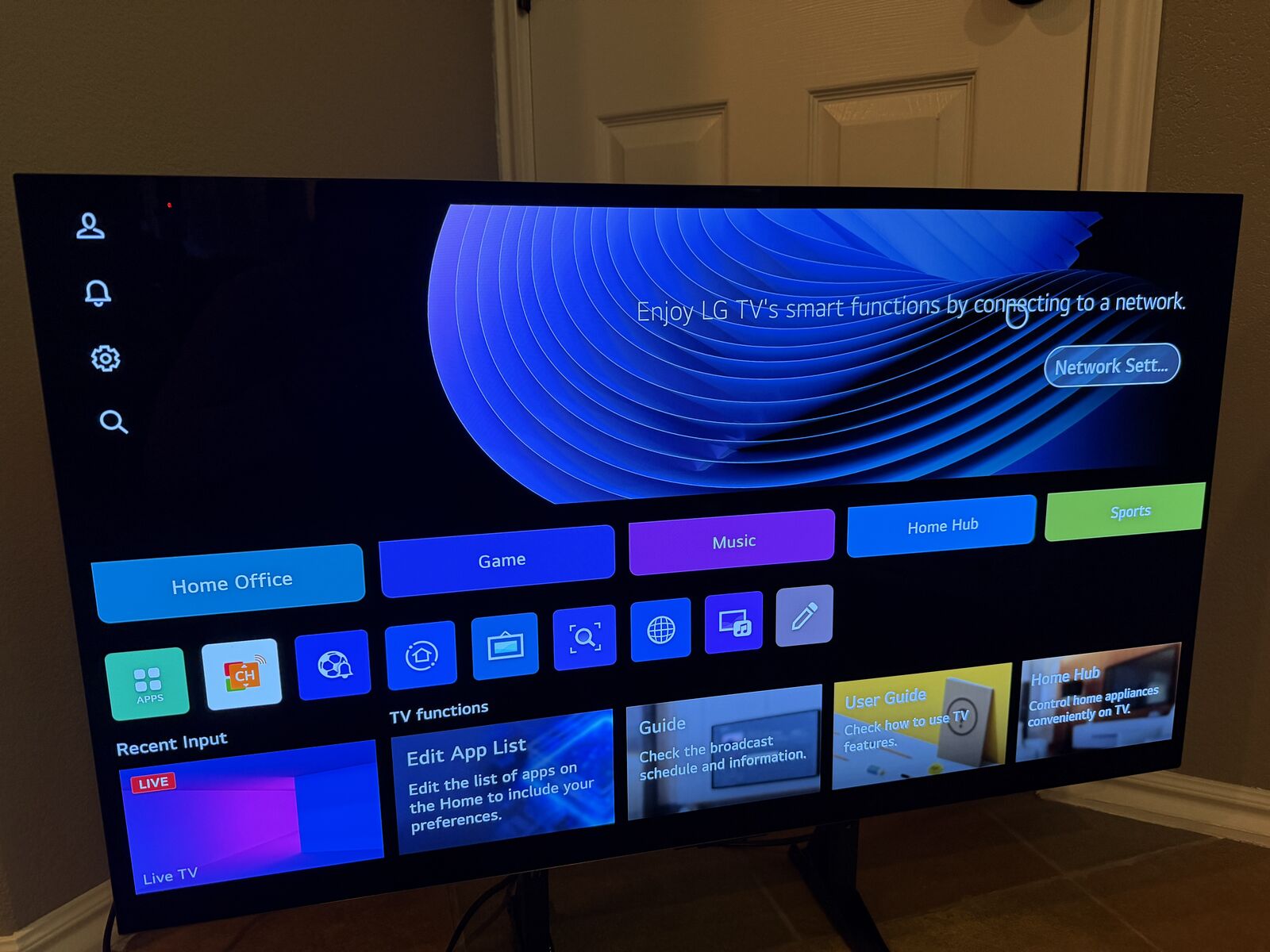 LG C2 42” OLED 4K Smart TV — Like New — Perfect for Gaming or Home Theater