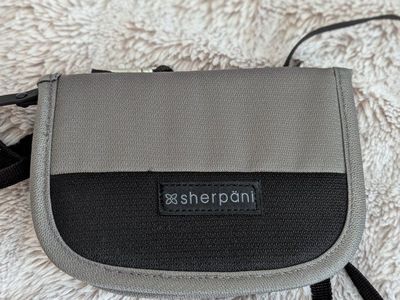 Sherpani Woman's Zoe wallet