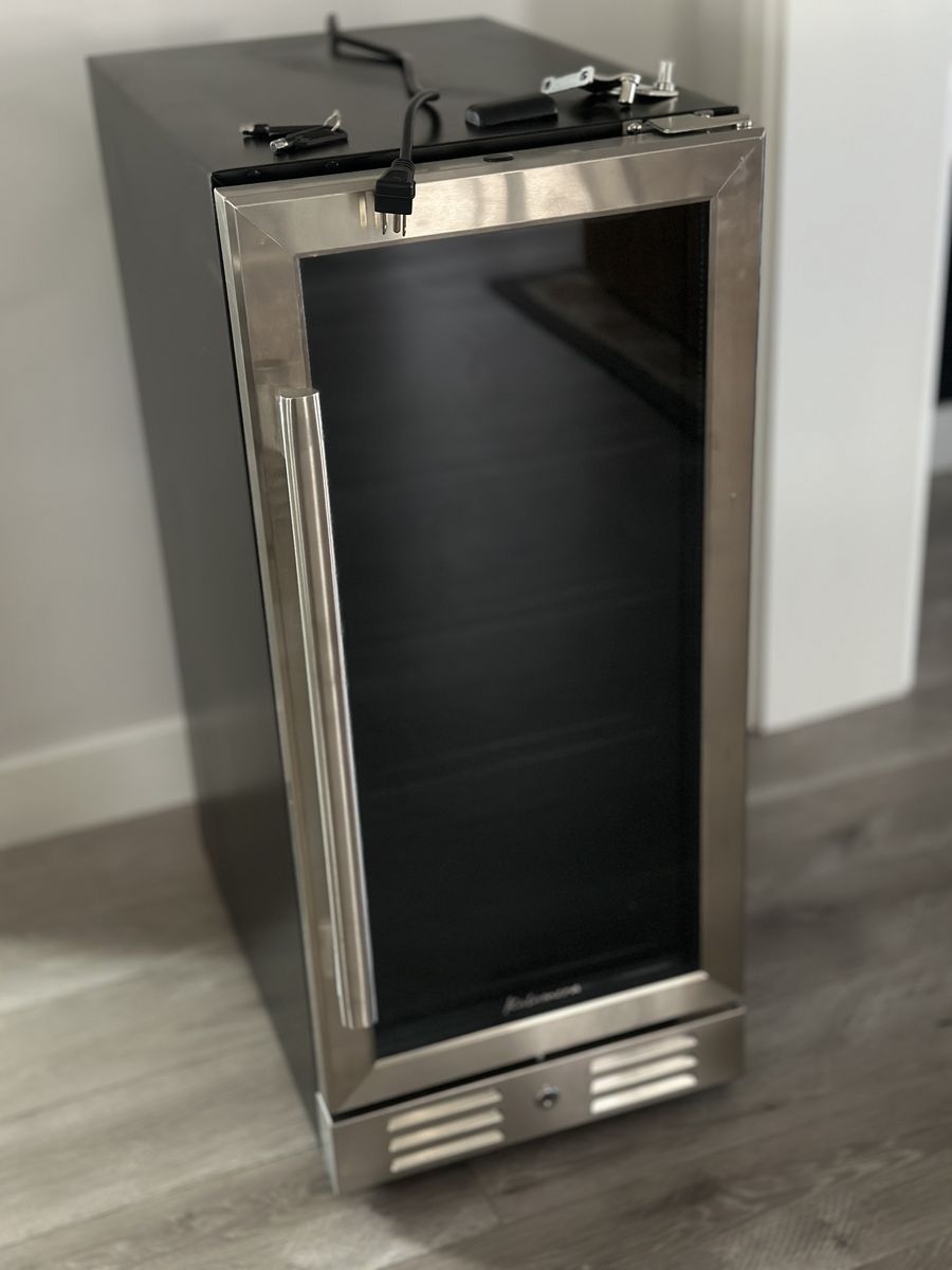 15 inch 96 can, locking mini fridge