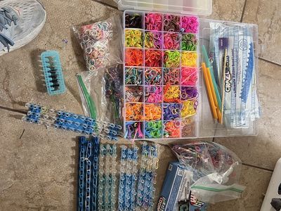 Rainbow Loom Crafting Kit - Bands, Looms & Accessories