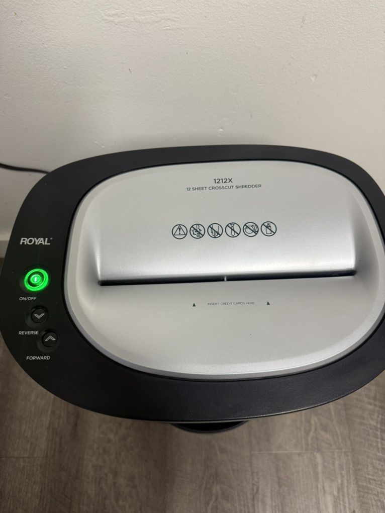 Royal 1212x Sheet Paper Shredder – Works Great