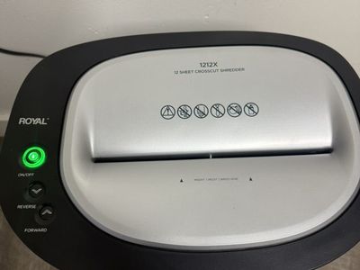 Royal 1212x Sheet Paper Shredder – Works Great