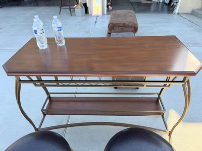 Counter Height Table & Stools