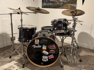 DW Performance Series Drum Set w/ Hardware, Cymbals, DW 9000 Pedal, Black Stain Finish
