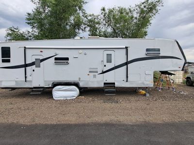 2005 Sierra sport toy hauler