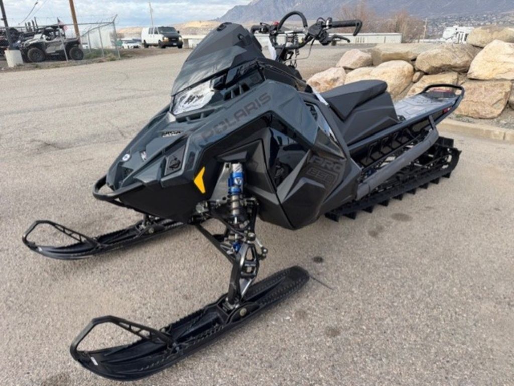 2026 Polaris® 850 PRO RMK 155 Gloss Black / Blue Dusk