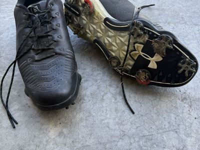 Golf cleats