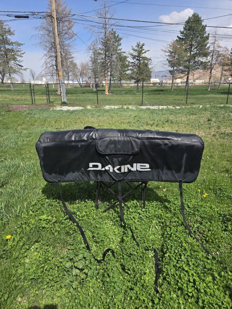 Dakine bike tailgate pad