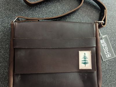 Handmade leather crossbody bag