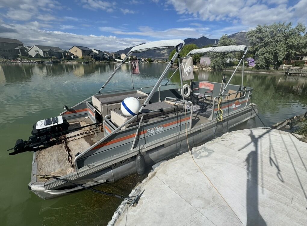Stansbury Park Pontoon Boat