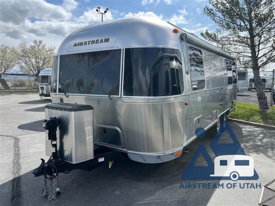 New 2025 Airstream Flying Cloud 25FB Twin Stock #25U002 Airstream of Utah