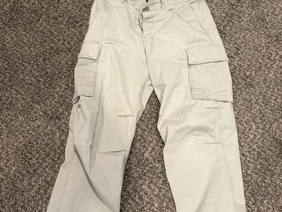 H&M Men's Relaxed Fit Beige Cargo Pants - Size Large