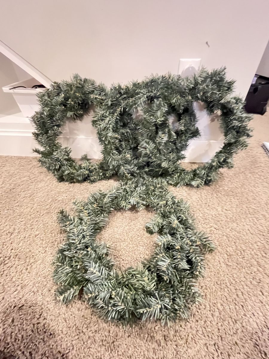 Set of 4 Artificial Green Christmas Wreaths Holiday Decor