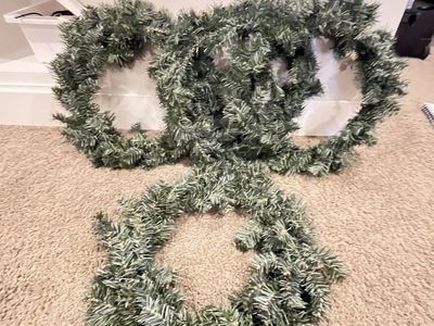 Set of 4 Artificial Green Christmas Wreaths Holiday Decor