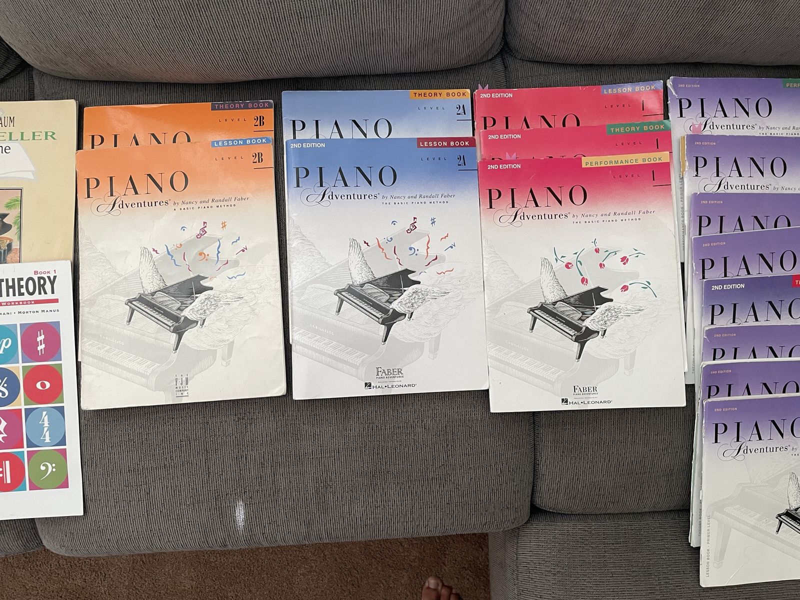 Faber Piano Adventures Piano Lesson Books (Primer–Level 2B)