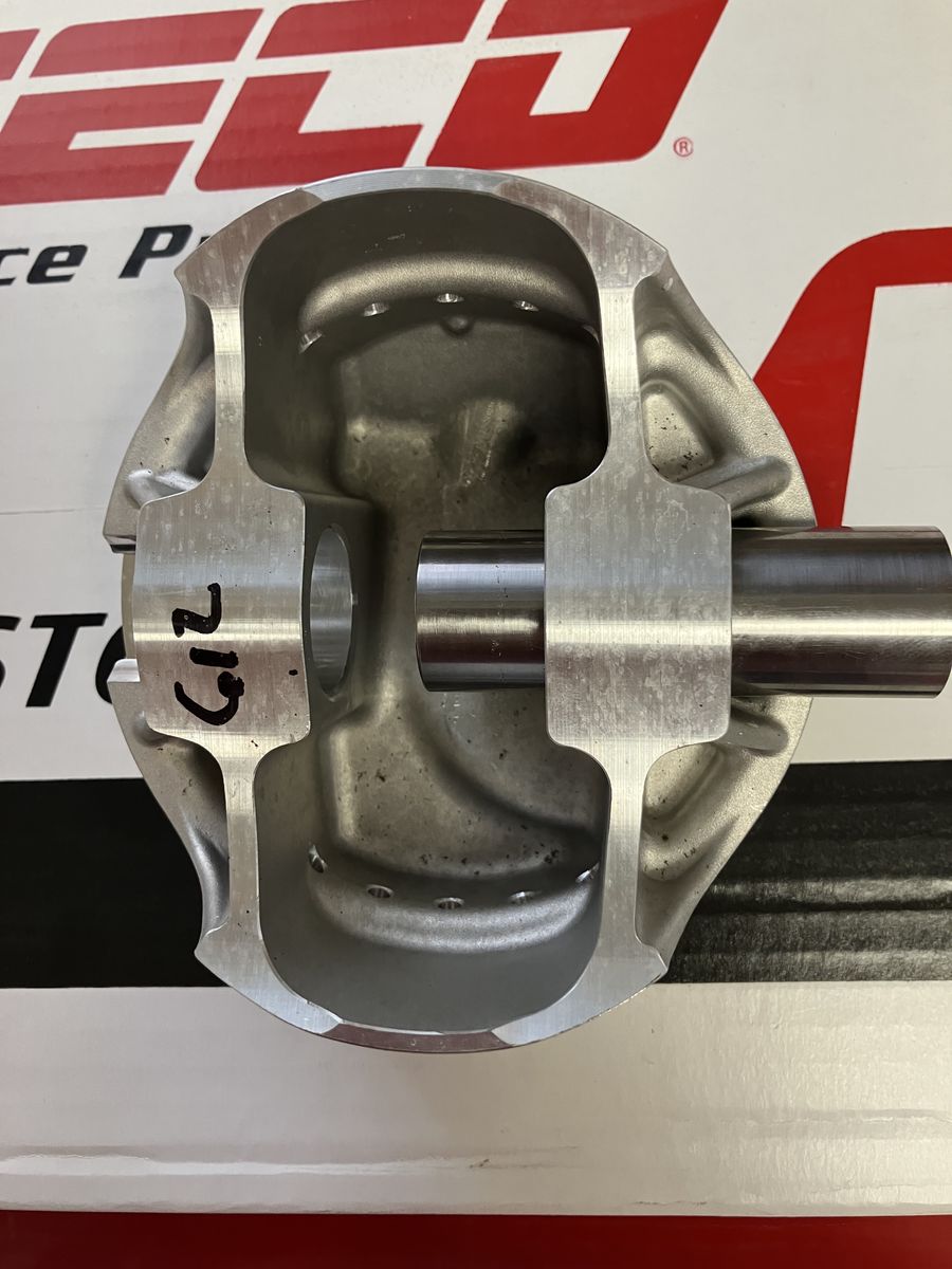 6 Big Block Chevy 582 pistons