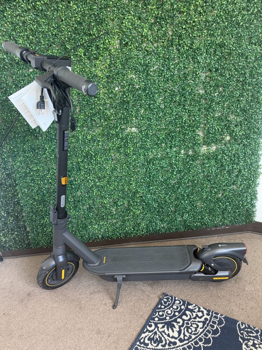 Segway Ninebot Max G2 Electric Scooter - Dark Gray