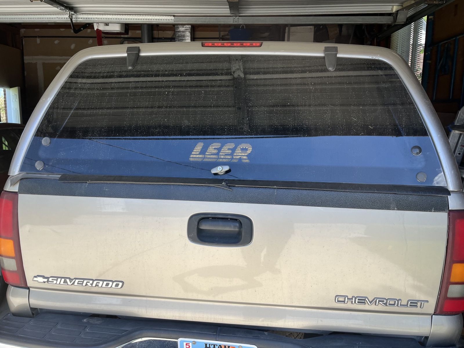 Leer Truck Shell '99 Chev Silverado