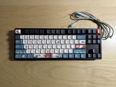 Keychron K8 wireless or wired usb-c mechanical
