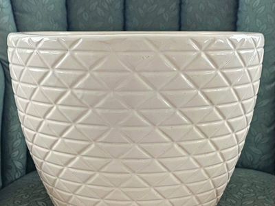 Planter Ceramic 9.5"×11.5"