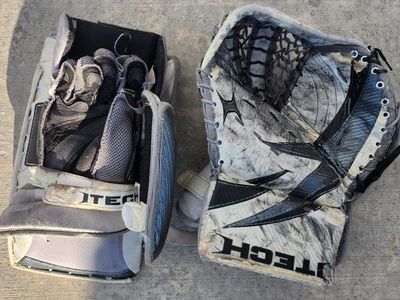 ITECH X-WING goalie glove and blocker