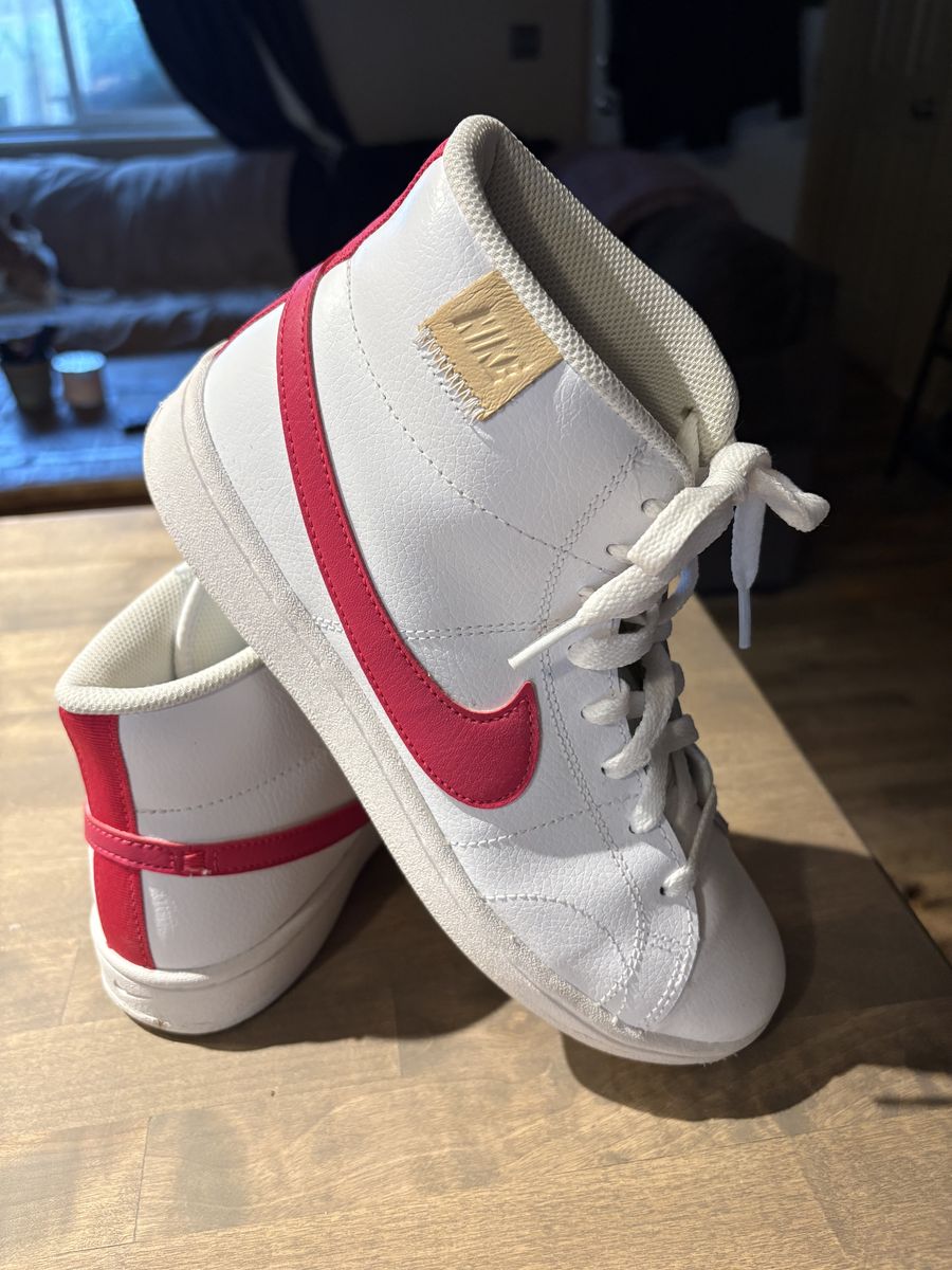 Nike Court Royale 2 Mid Womens SIze 8.5