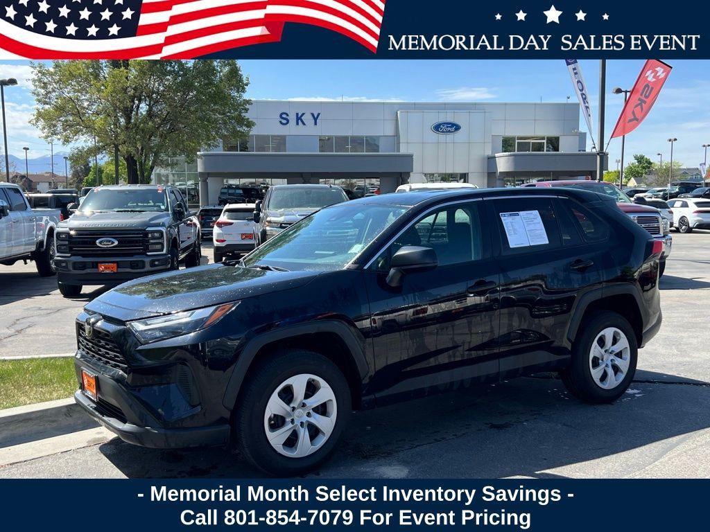 2024 Toyota RAV4 LE