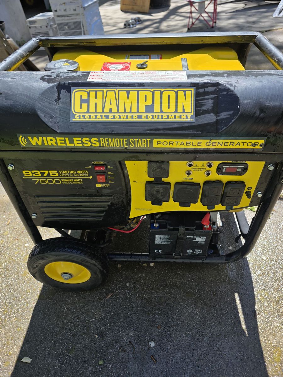 Champion Power Equipment 7500W Electric Start Dual Fuel Backup Portable Generator